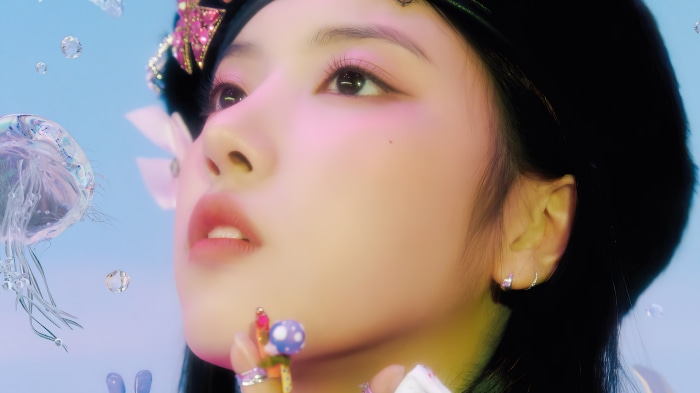 Jiwoo from NMIXX in 4K