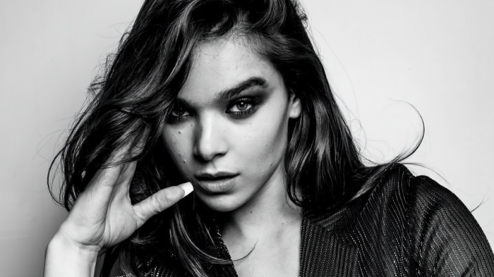 Hailee Steinfeld in photoshoot 4K