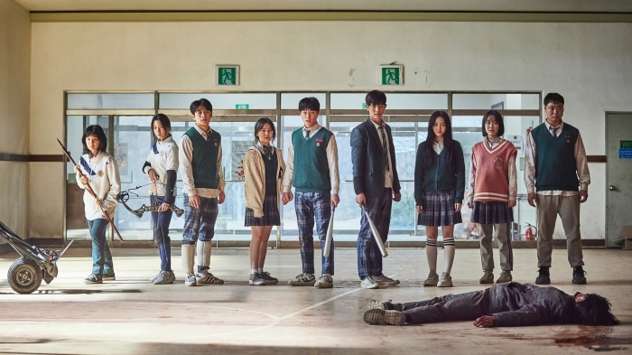 All of Us Are Dead characters in school gymnasium 4K
