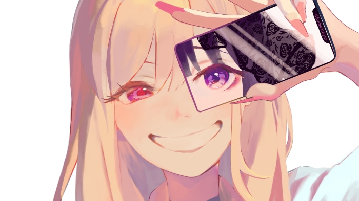 Marin Kitagawa from My Dress-Up Darling holding a phone