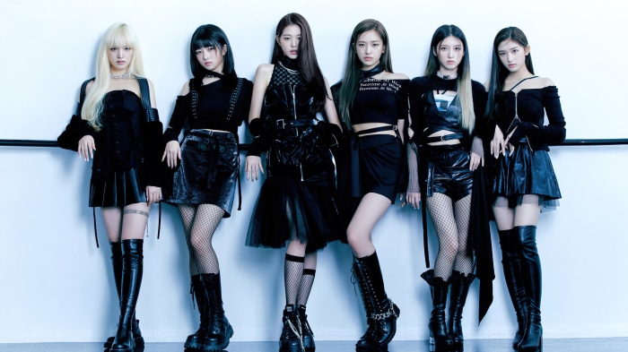IVE members in black outfits