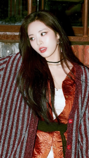 Jiwon from Fromis 9