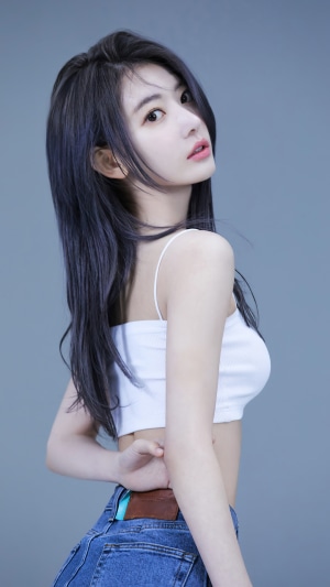 Miyawaki Sakura from LE SSERAFIM