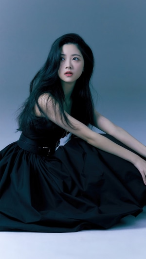 Hong Eunchae from LE SSERAFIM in Black Dress