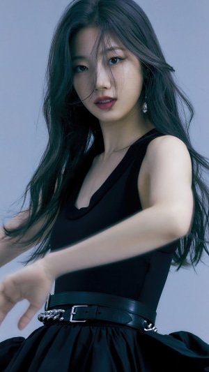Nakamura Kazuha from LE SSERAFIM in Black Dress