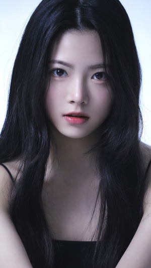 Hong Eunchae from LE SSERAFIM Kpop Group