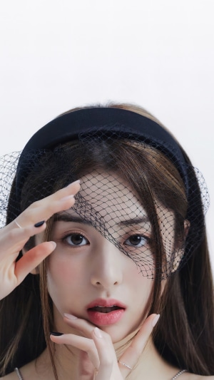 Huh Yunjin from LE SSERAFIM with veil