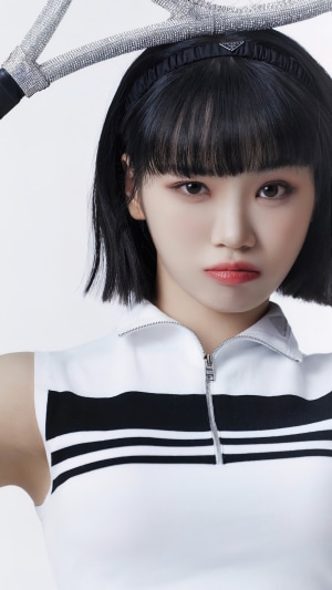 Kim Chaewon from LE SSERAFIM in sporty outfit