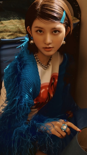 Kim Ga-eul in a stylish blue outfit