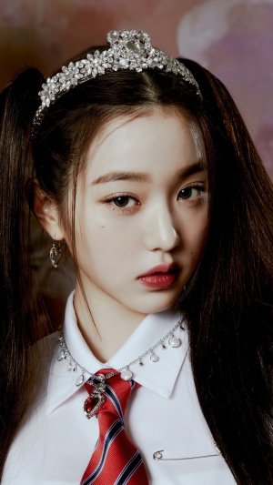 Wonyoung from IVE wearing a tiara and tie