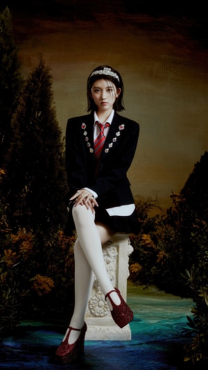 Gaeul from IVE wearing a school uniform