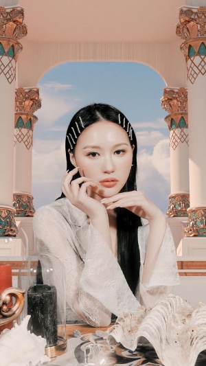 Siyeon from Dreamcatcher