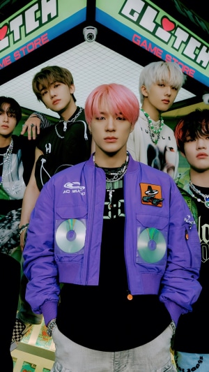 NCT DREAM members in Glitch Mode concept