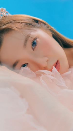 Irene from Red Velvet wearing a tiara