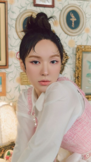 Wendy from Red Velvet in Feel My Rhythm concept