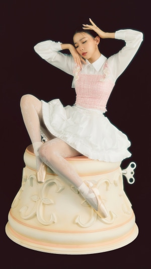 Seulgi from Red Velvet as a ballerina on a music box