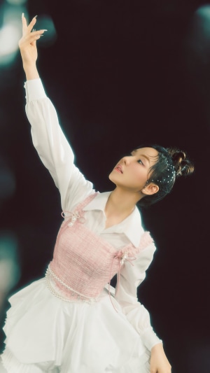 Wendy from Red Velvet performing 'Feel My Rhythm'