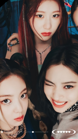 ITZY Kpop Girls Group Photo