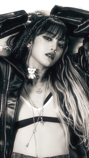 GIDLE Minnie Stylish Tomboy Look