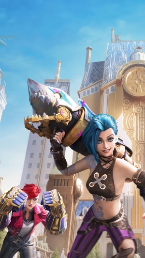 Jinx and Vi from Arcane in a city