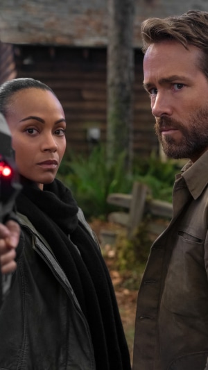 The Adam Project: Ryan Reynolds and Zoe Saldana