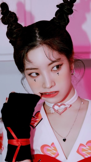Dahyun from TWICE with heart accessories