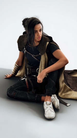 Frey from Forspoken sitting on the floor