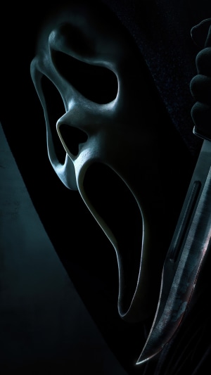 Ghostface mask and knife from Scream (2022)