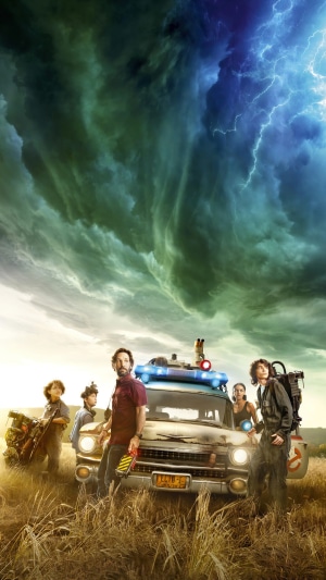 Ghostbusters Afterlife cast with Ecto-1