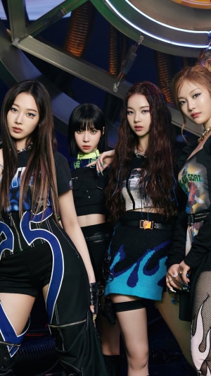 Aespa Kpop group members posing