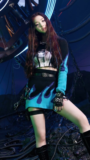 Karina from Aespa in edgy Savage outfit