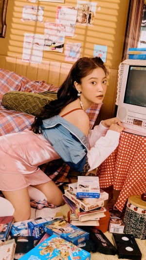 Yeri from Red Velvet in a retro room