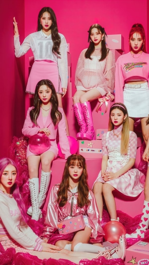 Lightsum Kpop Girls in Pink Outfits