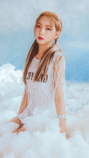 Huiyeon from Lightsum sitting in clouds