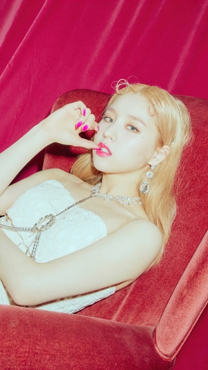 Loona Kpop Girls Heejin Jeon Hee Jin