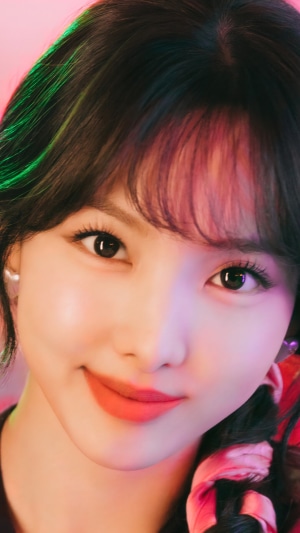 TWICE Nayeon Kura Kura