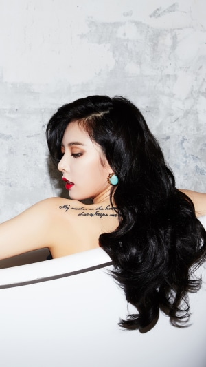 HyunA in a bathtub