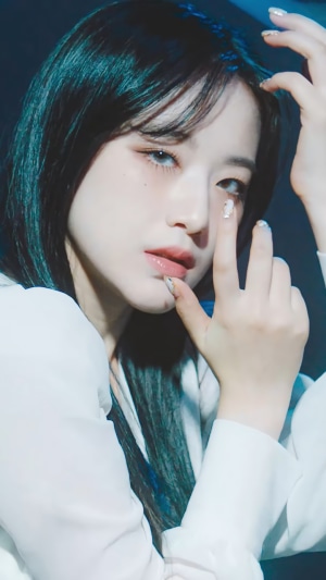 Shuhua from GIDLE Close-Up Portrait