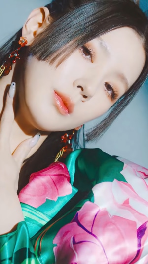 Miyeon from (G)I-DLE close-up portrait