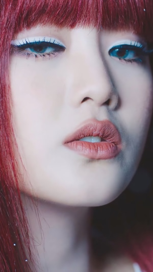 Minnie from GIDLE close-up portrait