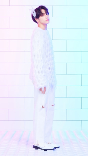 Huening Kai from TXT