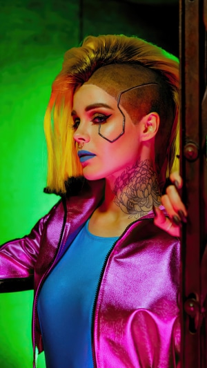 Girl cosplaying as Cyberpunk 2077 character