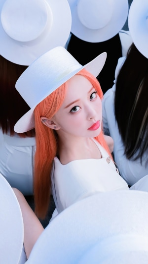 Loona Kpop Girls Vivi Wong Gaahei