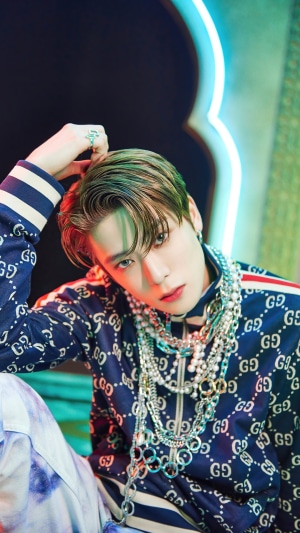 Jaehyun from NCT U wearing Gucci