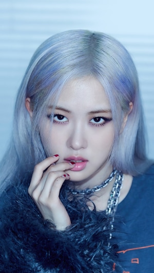 Rosé from BLACKPINK with blue hair