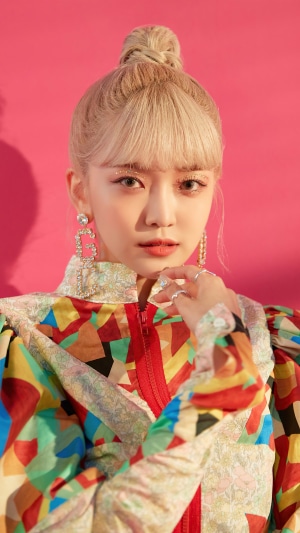Jo Serim from EVERGLOW