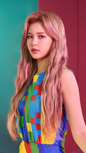 Park Jiwon from EVERGLOW