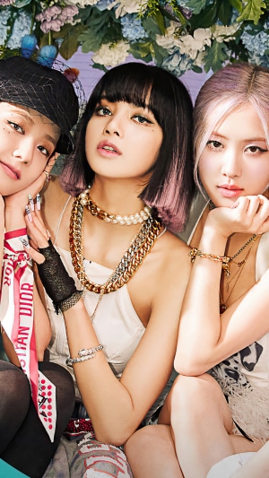BLACKPINK members Jisoo, Lisa, and Rosé