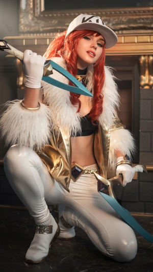 KDA Akali from League of Legends Cosplay