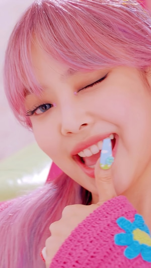 BLACKPINK Jennie Winking with Pink Hair